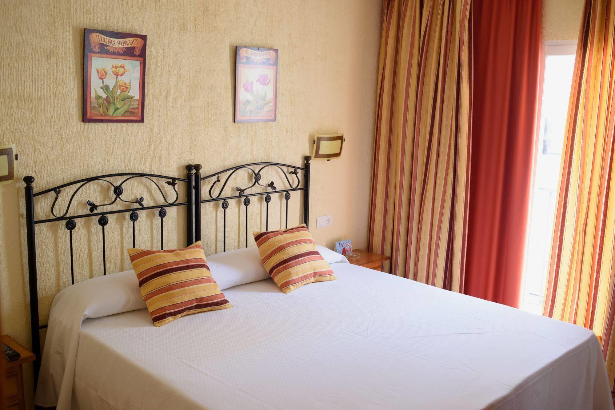Hostal Jayma Salobrena Ngoại thất bức ảnh